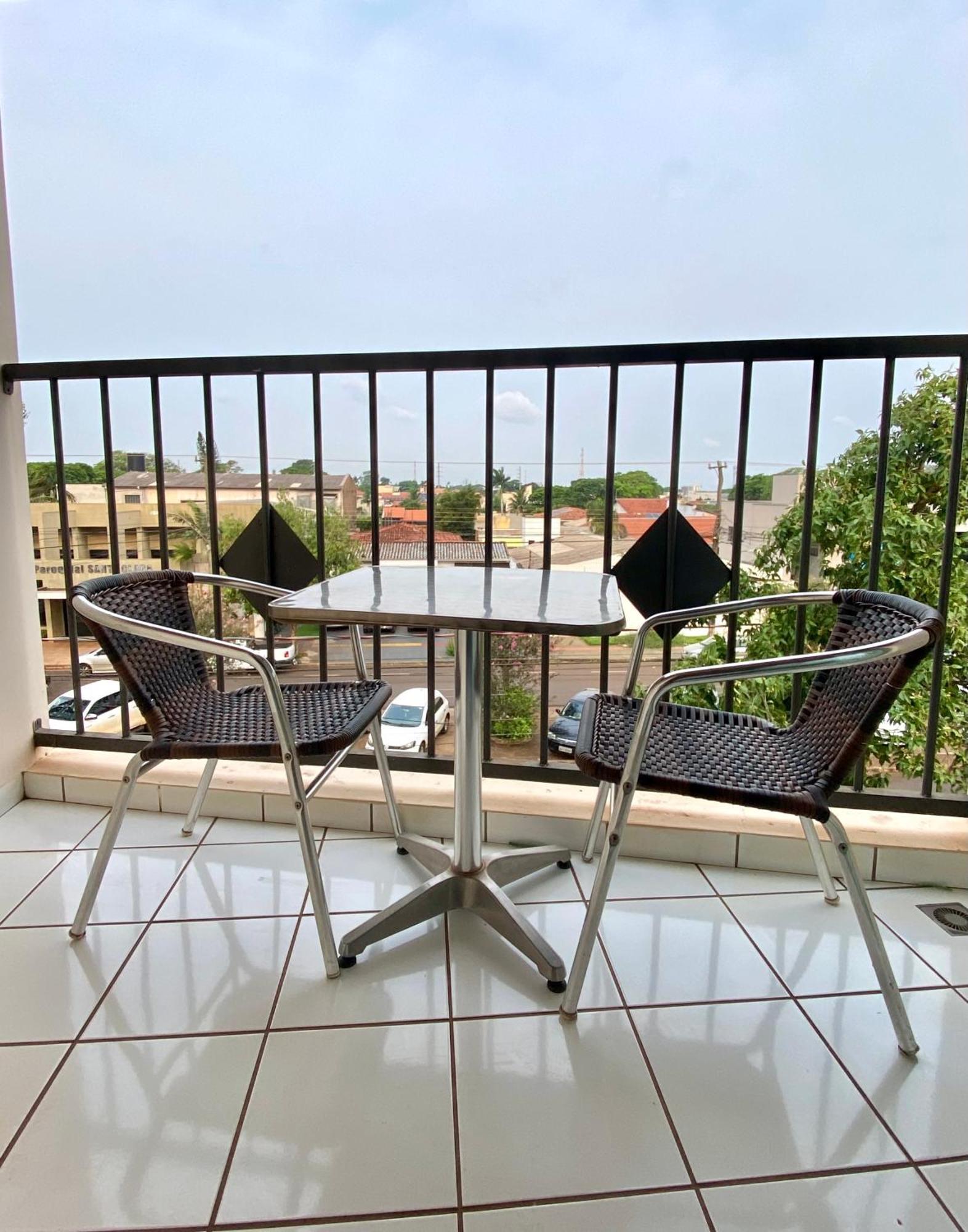 Apartment Apto Charmoso: Planalto With Ac, Wifi & Parking Dourados